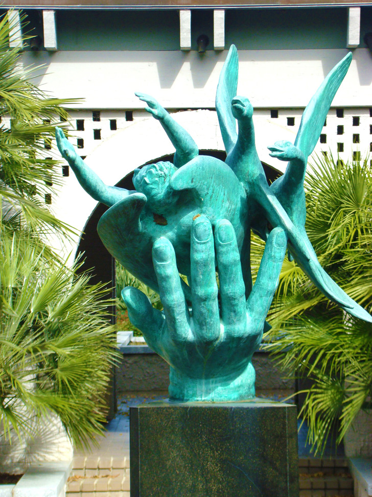 Brookgreen Gardens Hand with Birds